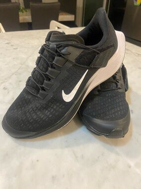 Nike Black and White Trainer Shoes with Swoosh